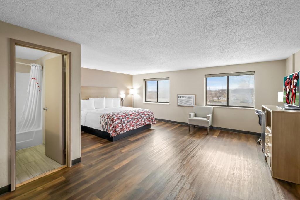 Red Roof Inn Ames - Suite Met Kingsize Bed, Niet-roken