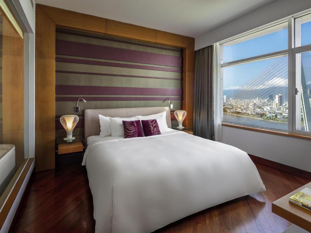 Family Suite - High Floor with Executive Lounge access