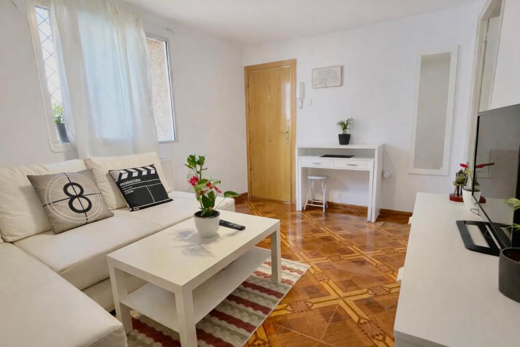 Habitación Privada en piso compartido Madrid, céntrico Metro a 3 min