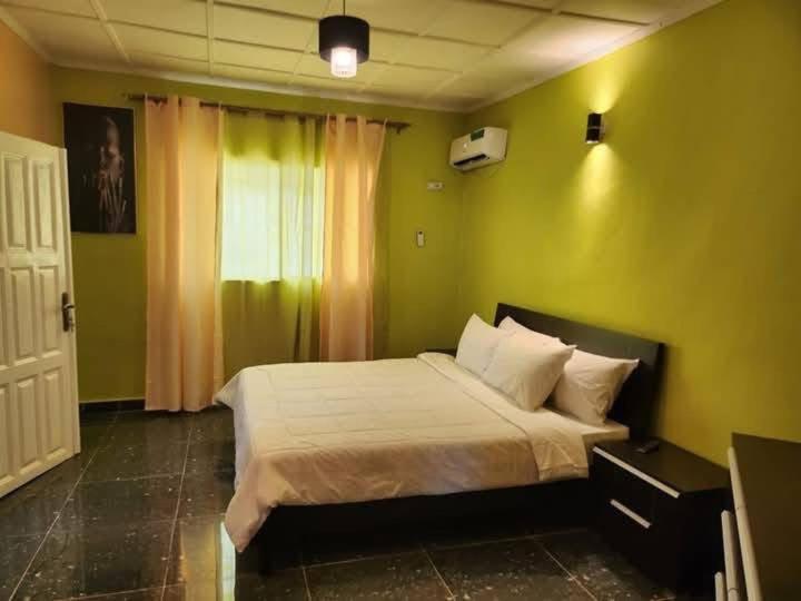 Giannas Home N Suites