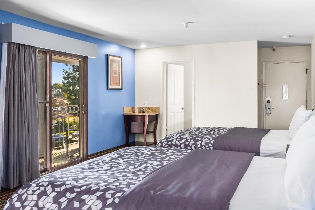 Hotel Solares photo