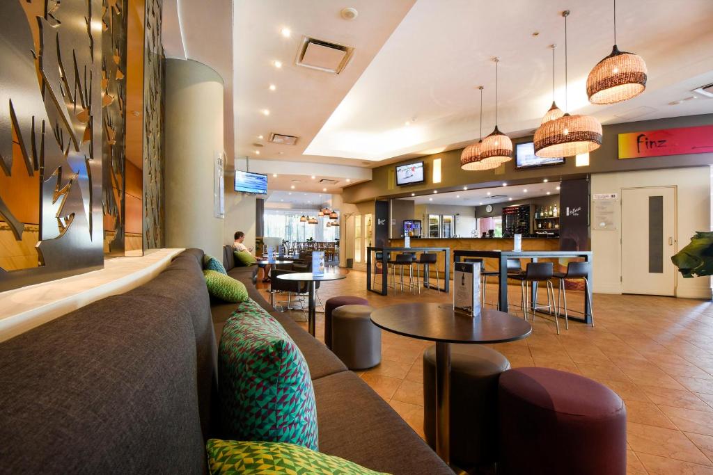 Mantra on The Esplanade - Resim 5