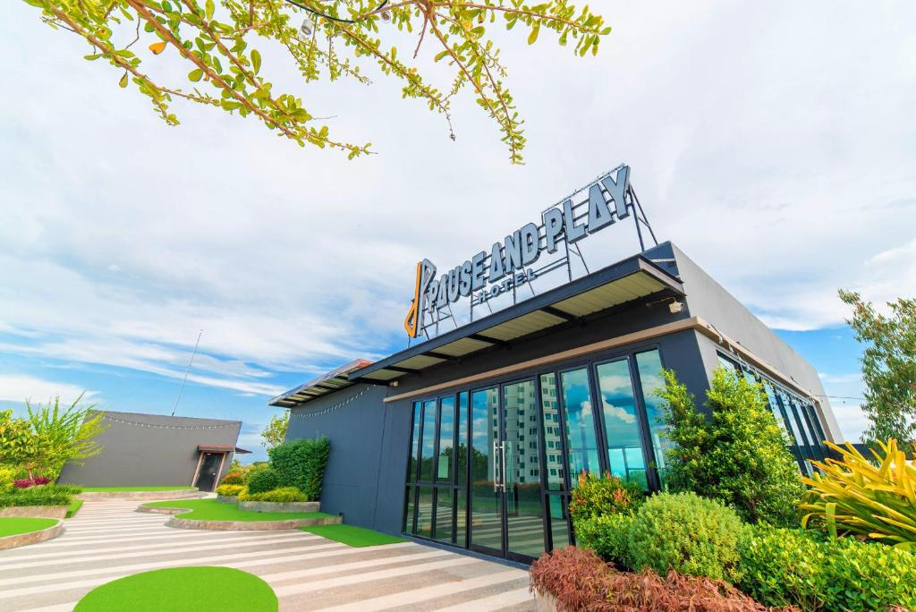 Pause and Play Hotel - Resim 15