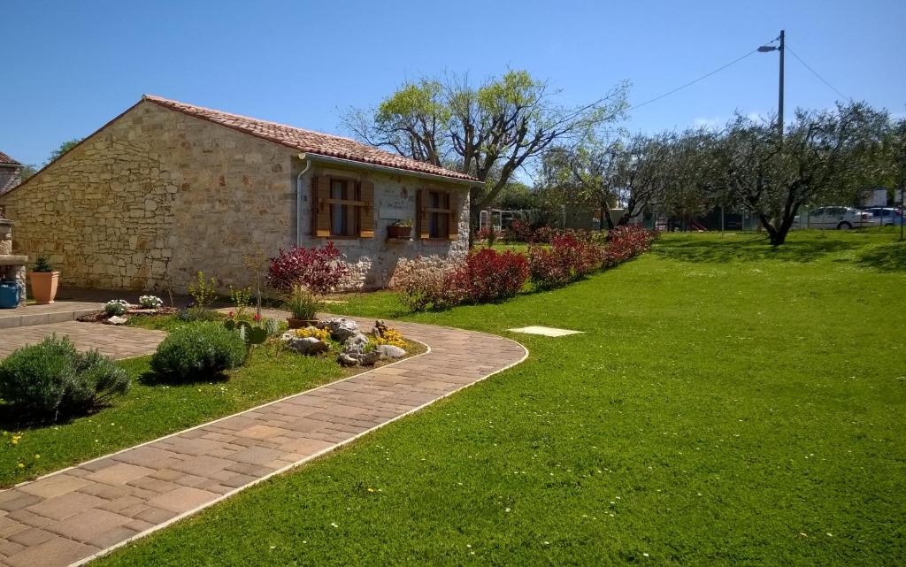 Zahrada ubytování Holiday House Sweet Home