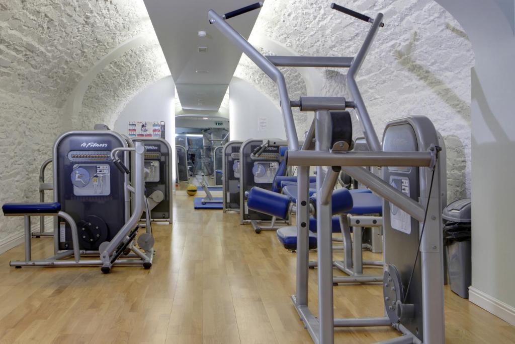Fitness centrum a/nebo fitness zařízení v ubytování The Diplomat Hotel Restaurant & Spa