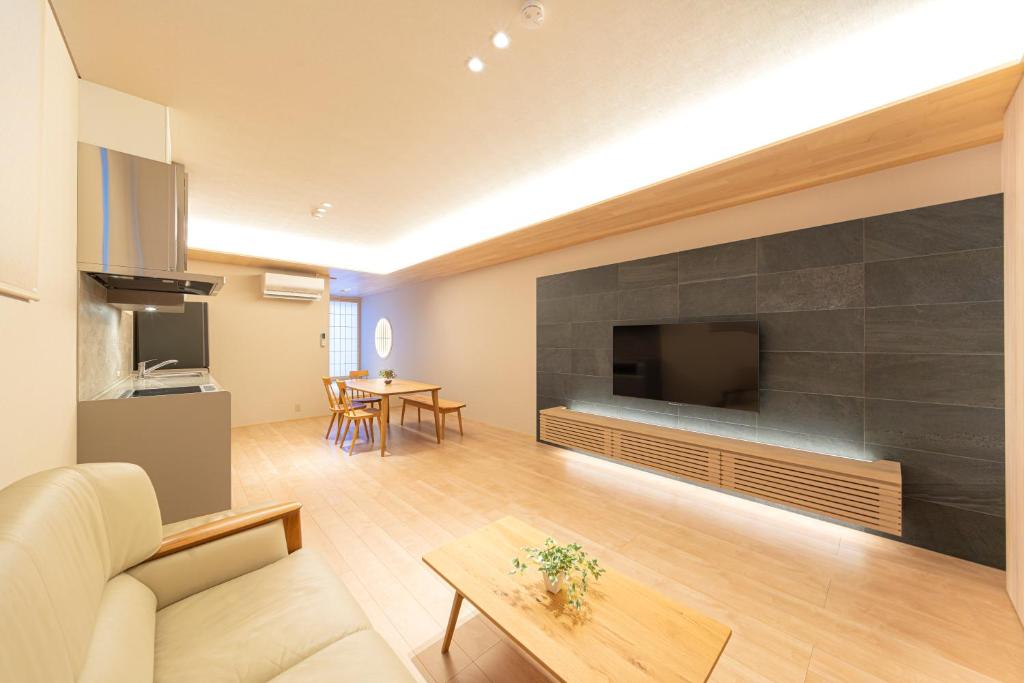 Yugen No Uta-Modern Home near Takayama Old Town, Free Parking, 5-min Walk to Miyagawa Market