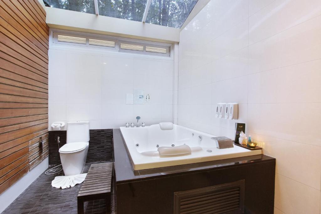 Nana Resort Kaeng Krachan - King Room Mit Spa -Bad