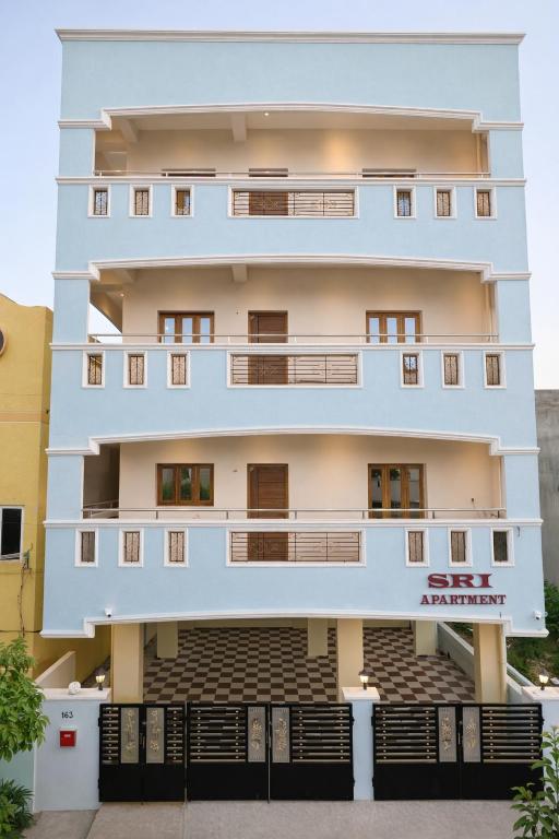 Sri Apartment 2BHK For Familys Couples Parking A1 - Housity