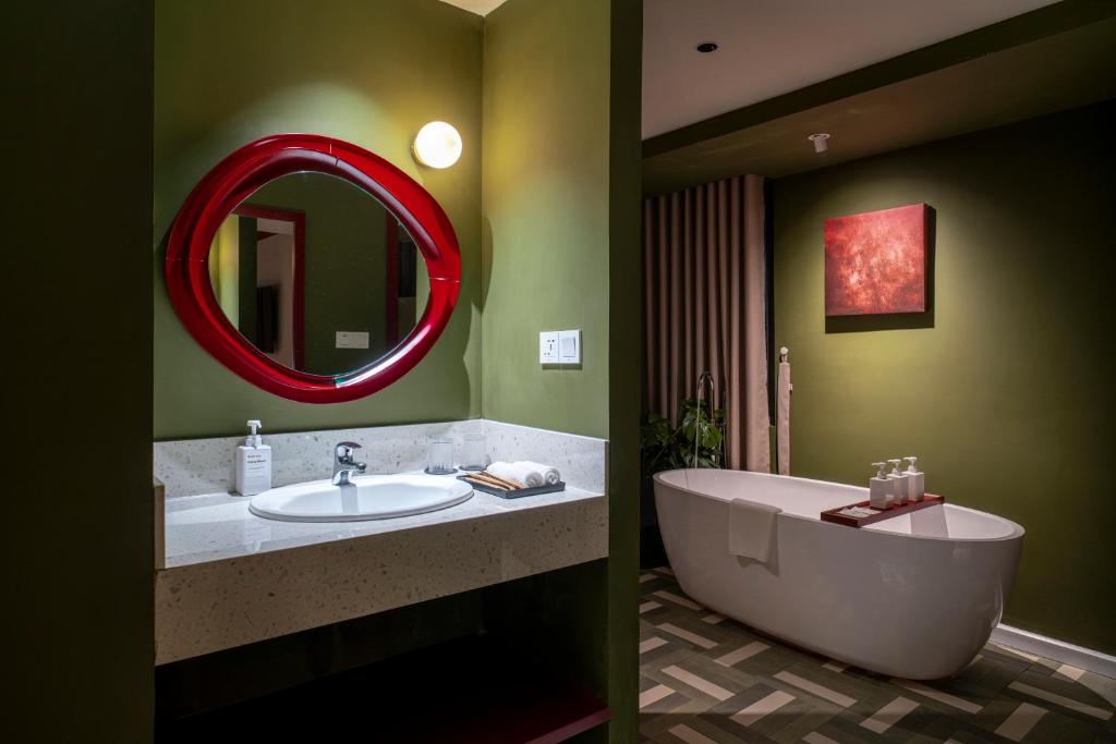 AVA Senses Hotel Hồ Nghinh - Mỹ Khê Beach by AVA LAND - Apartamento De Un Dormitorio Con Vistas