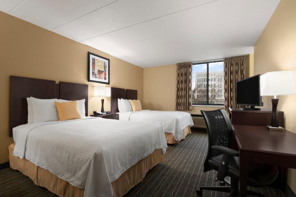 Days Hotel by Wyndham University Ave SE - Habitación Doble Con Dos Camas Dobles: No Fumar