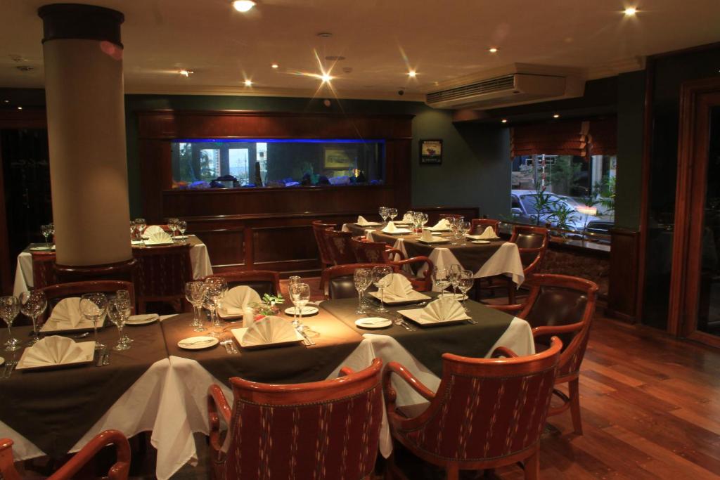 Restaurace v ubytování Premier Hill Suites Hotel