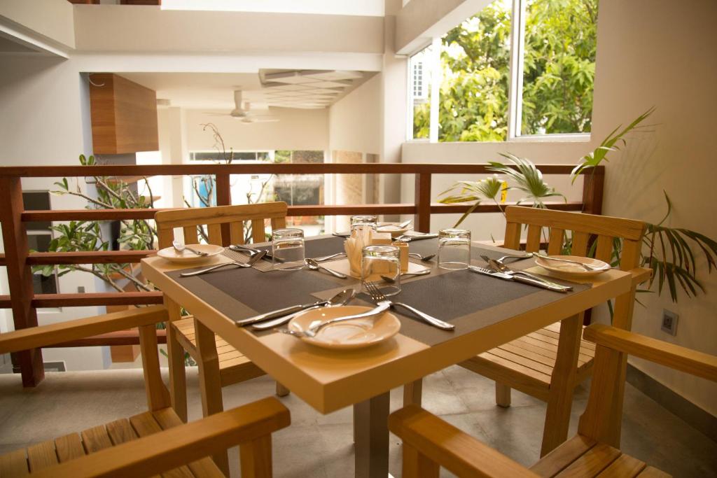 Restaurace v ubytování Kuredhi Beach Inn