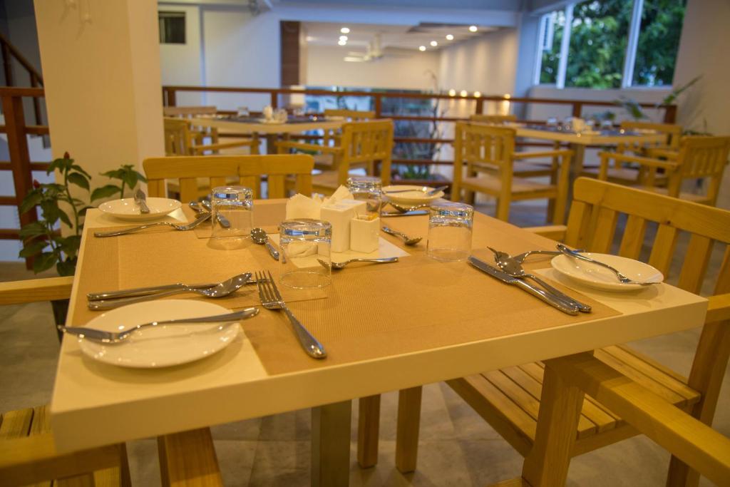 Restaurace v ubytování Kuredhi Beach Inn