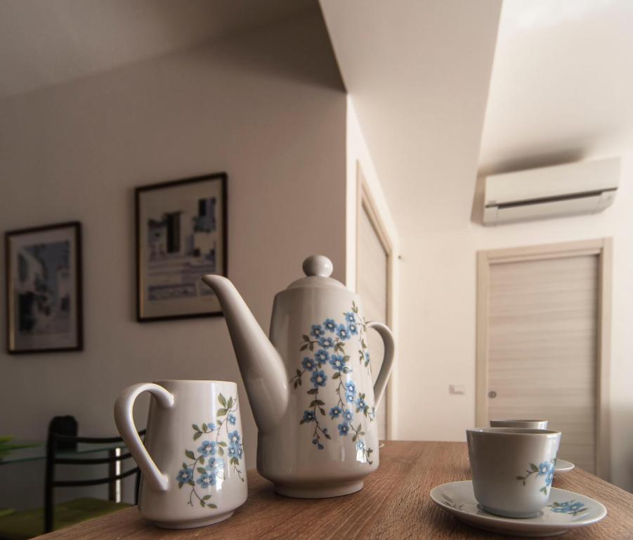 Příslušenství pro přípravu čaje a kávy v ubytování Casa Vacanza AcquaMarina