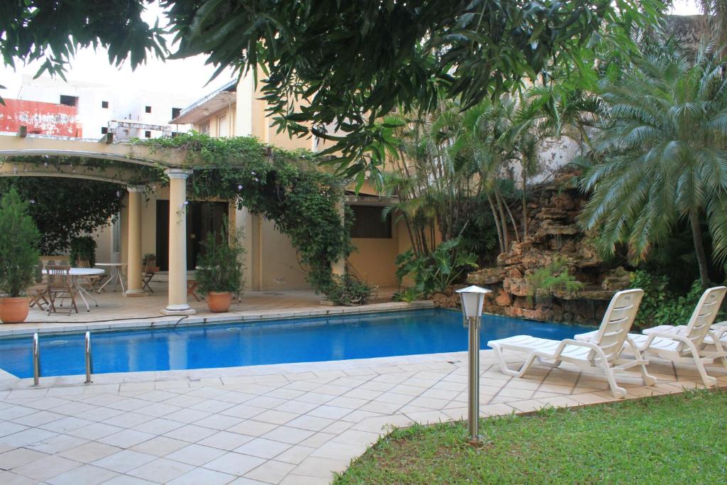 Bazén v ubytování Premier Hill Suites Hotel nebo v jeho okolí
