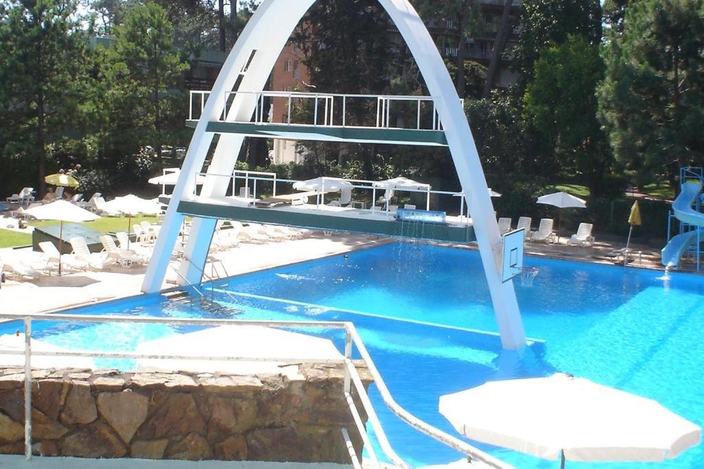 Der Swimmingpool an oder in der Nähe von Alfil - Arcobaleno