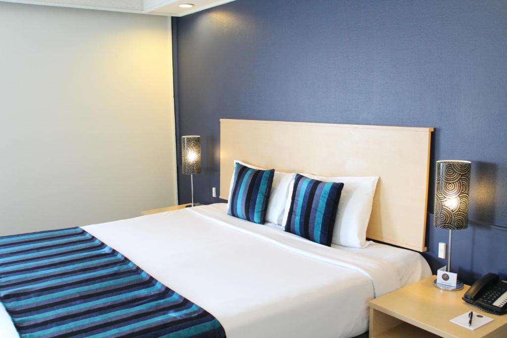 Willis Wellington Hotel photo
