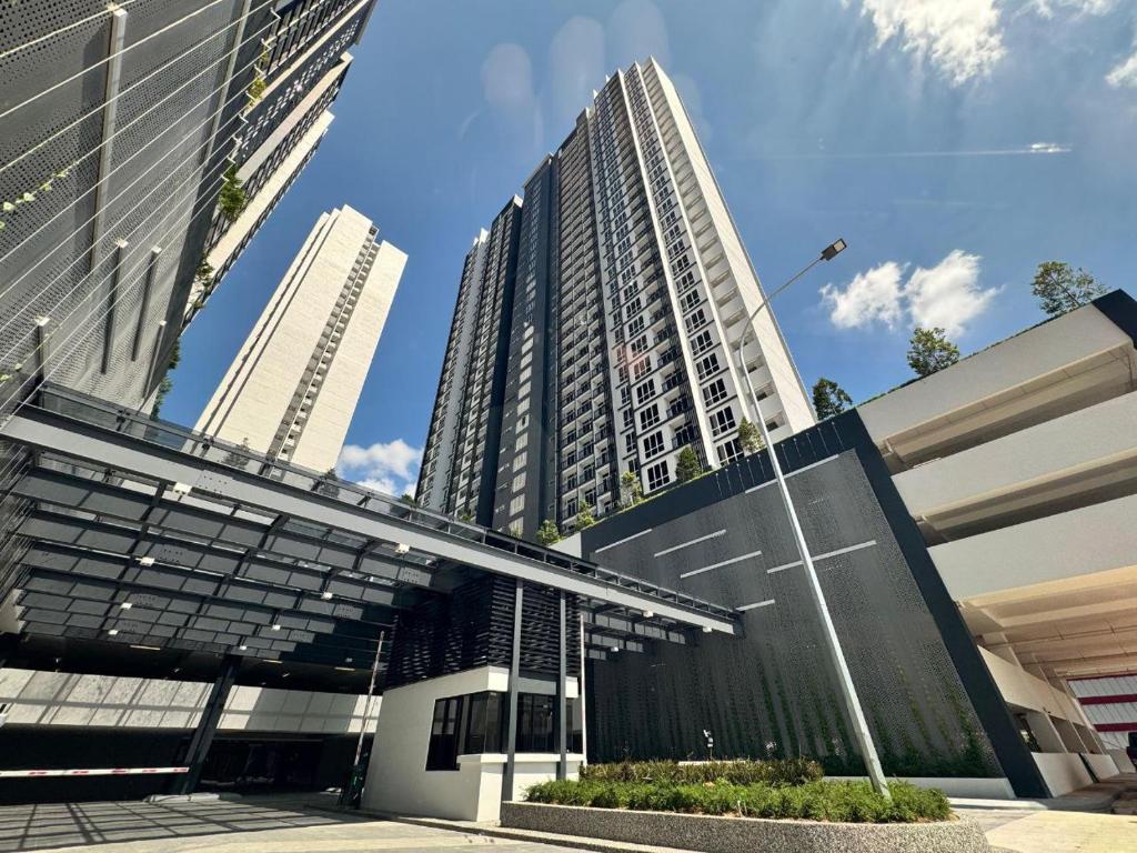Trellis Residences 5 min drive to RTS and CIQ, Джохор-Бару (актуальные ...