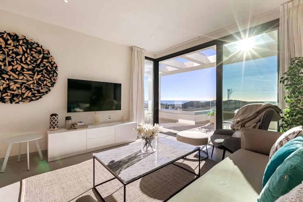Duplex Penthouse with Sea Views, Steps to Golf