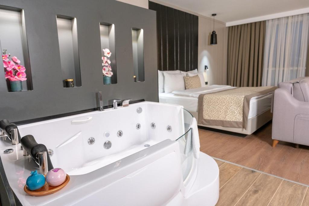 Dedeman Adana - Double Room With Balcony