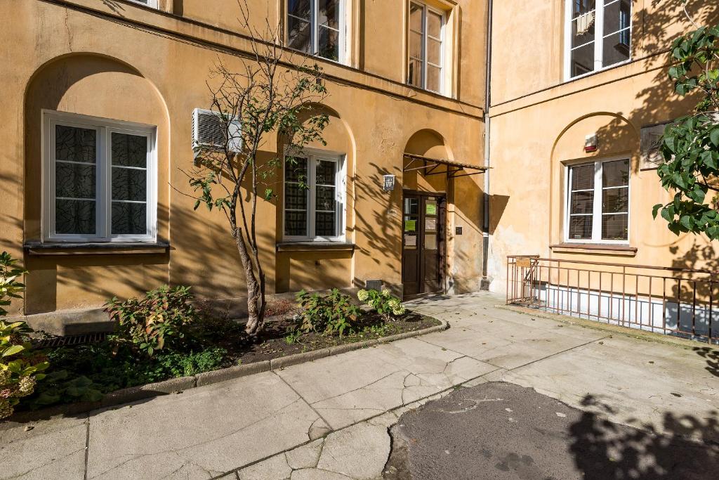 Budova, v ktorej sa apartmán nachádza