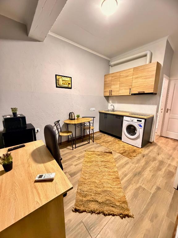 Kuhinja ili čajna kuhinja u objektu Apartament în chirie