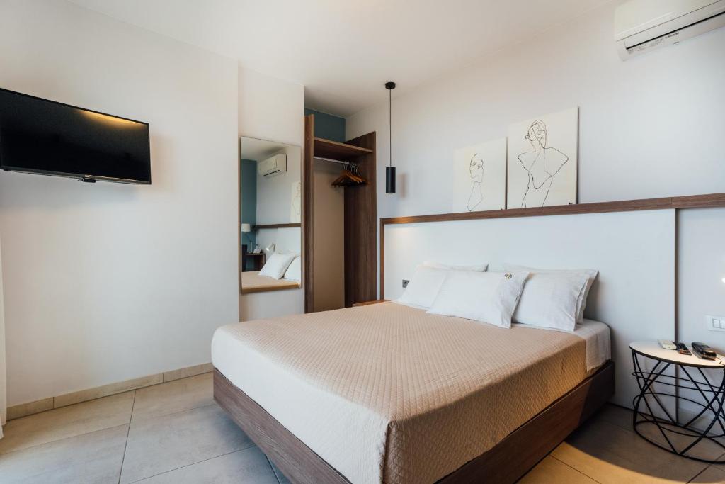 Aphrodite Beach - 15