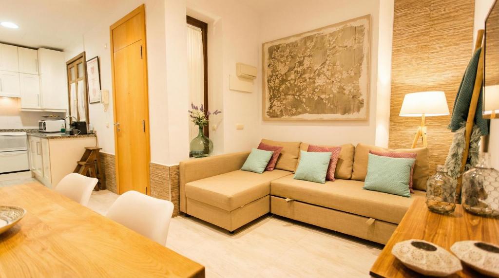 New! Cozy APT in the center 10m Walk to Cathedral