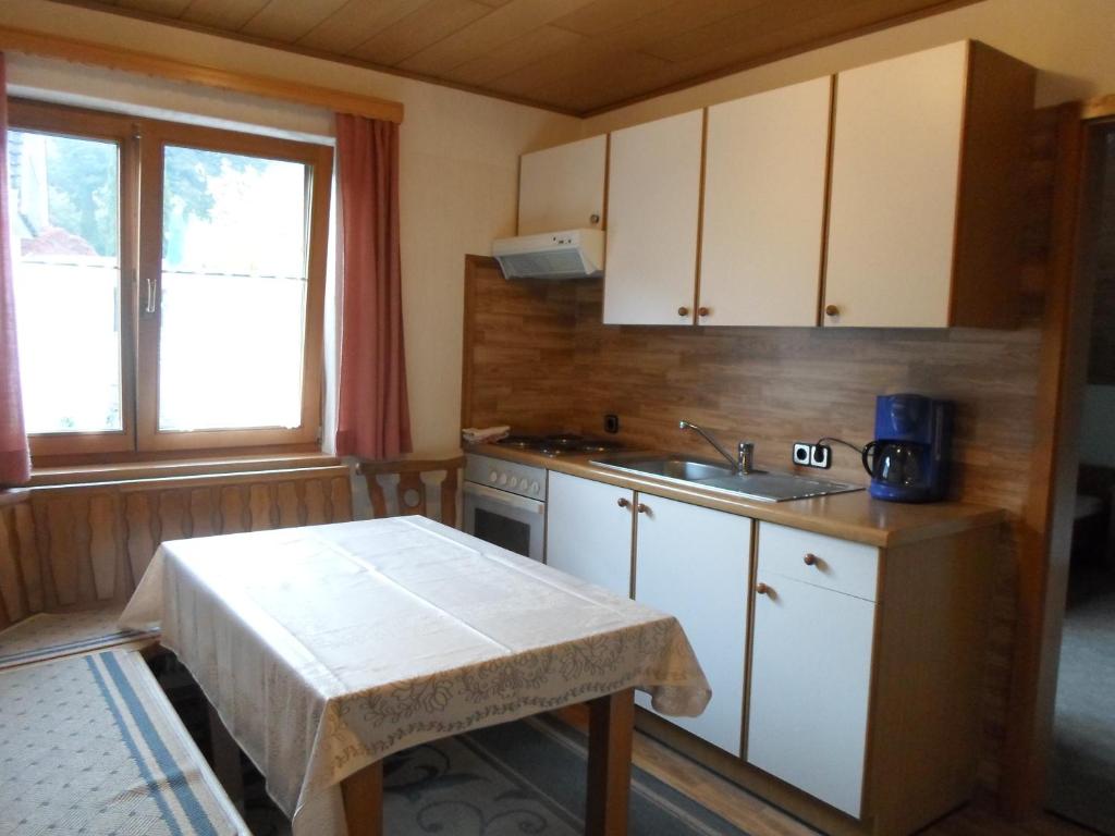 Kuchyň nebo kuchyňský kout v ubytování Gästehaus Zussner