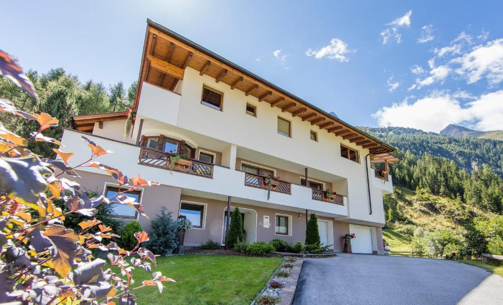 Nespecifikovaný výhled na hory nebo výhled na hory při pohledu z apartmánu