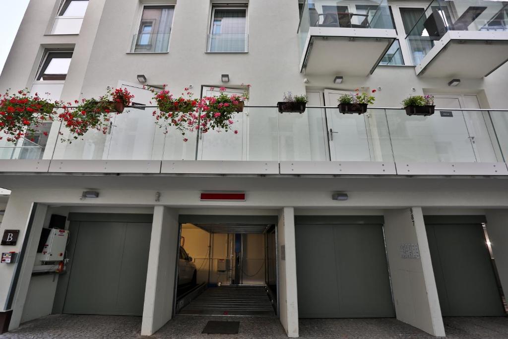 James Hotel & Apartments - Resim 26