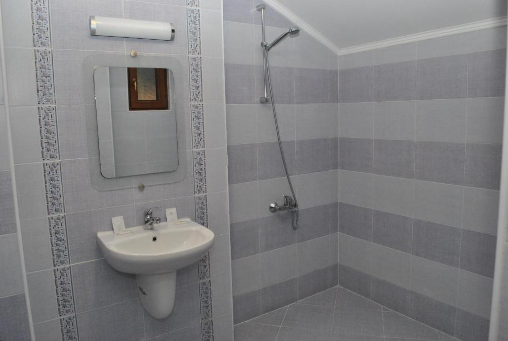 Family hotel Gradina - Tweepersoonskamer Met Terras