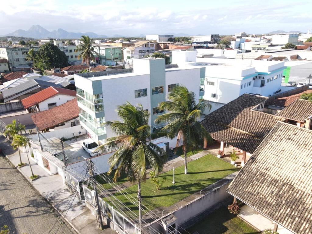 an aerial view of a city with buildings at Refúgio ao mar in Rio das Ostras