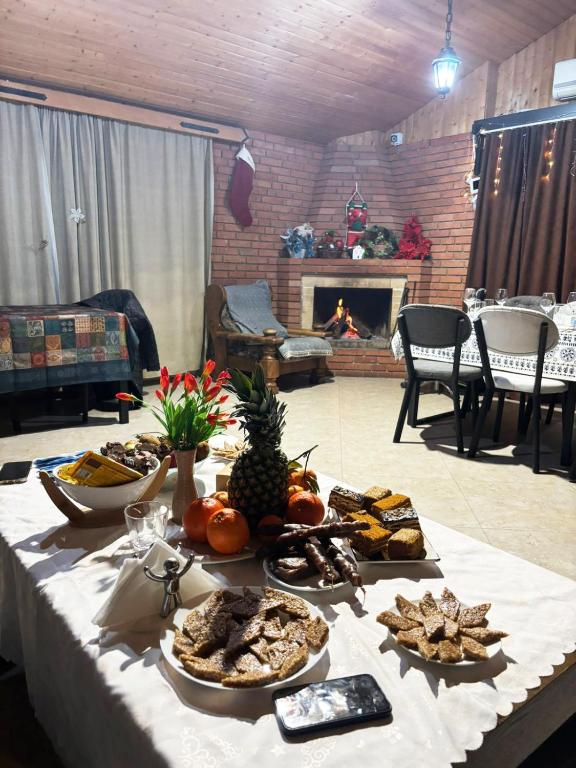 لابی و فضای عمومی Gamarjoba Hotel - تصویر ۵