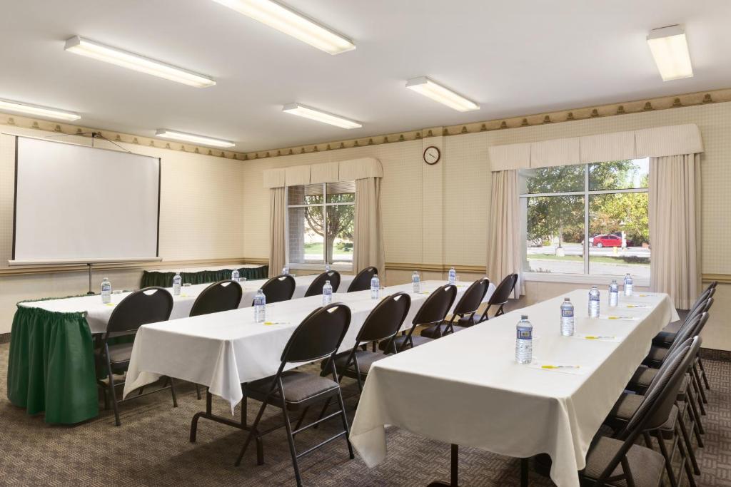 Days Inn by Wyndham Ottawa Airport - Resim 7