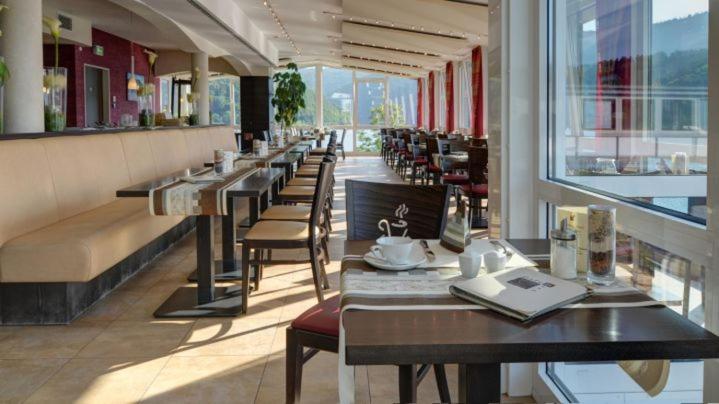 Restaurace v ubytování Garni Hotel Henn