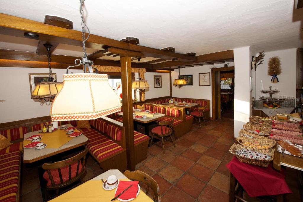 Restaurace v ubytování Pension Alpenrose