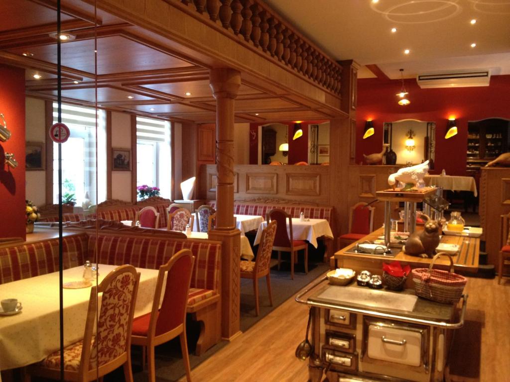 Restaurace v ubytování AKZENT Hotel Berg's Alte Bauernschänke- Wellness und Wein