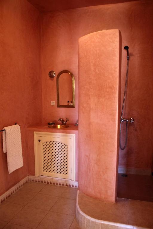 Un baño de Tifawin Home And Garden