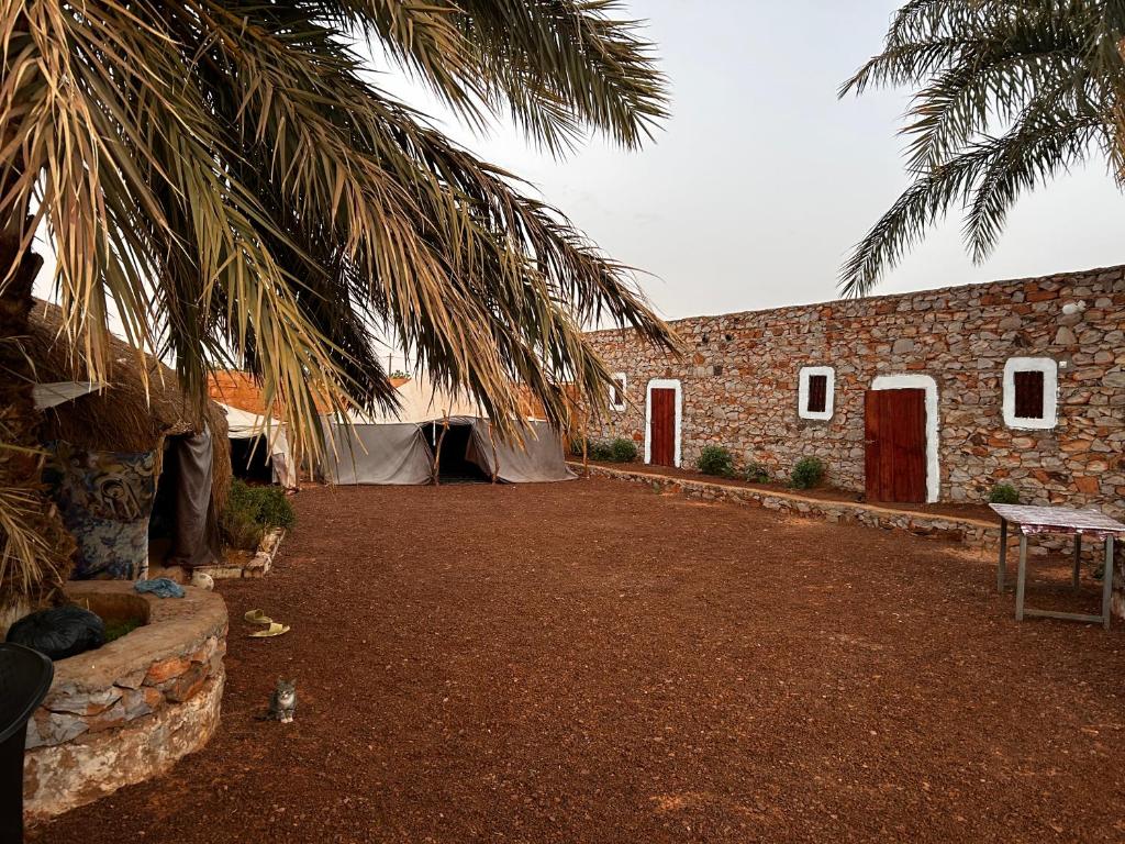 En have udenfor Auberge Nasser