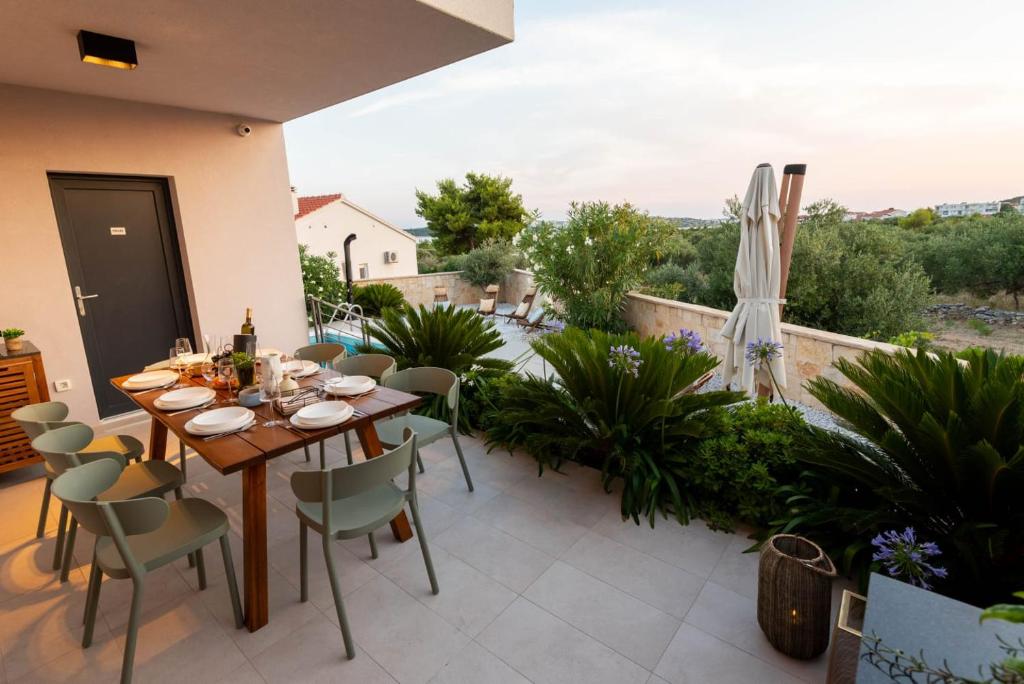 Vodice For You - Holiday Homes Villa D-lux