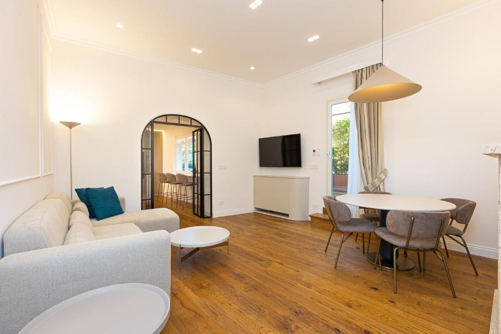 Trevi Terrace Apartment by Rental in Rome