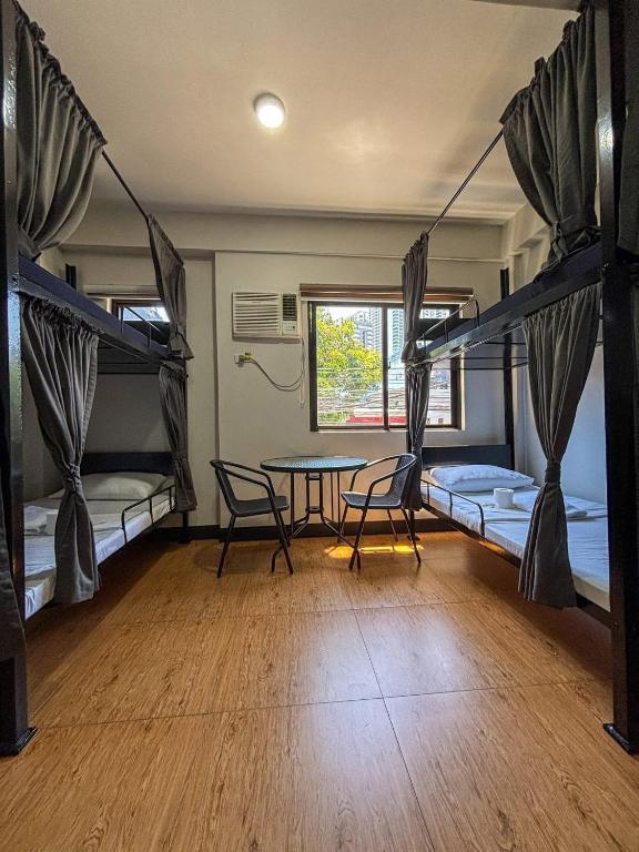 Gallery image of The Budget Inn in Manila