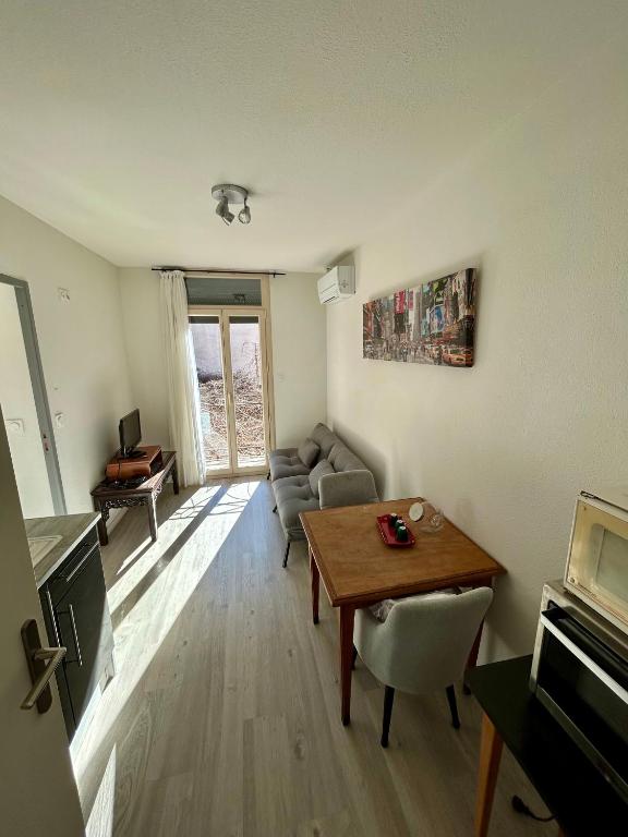 Logis Hotel-restaurant Les Glycines - Appartamento Con 1 Camera Da Letto