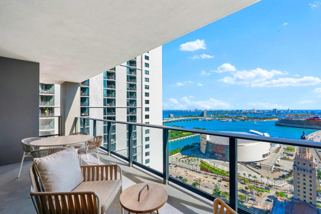 View of Luxury Bayfront Condo - Downtown Location, Miami (prezzi aggiornati per ...