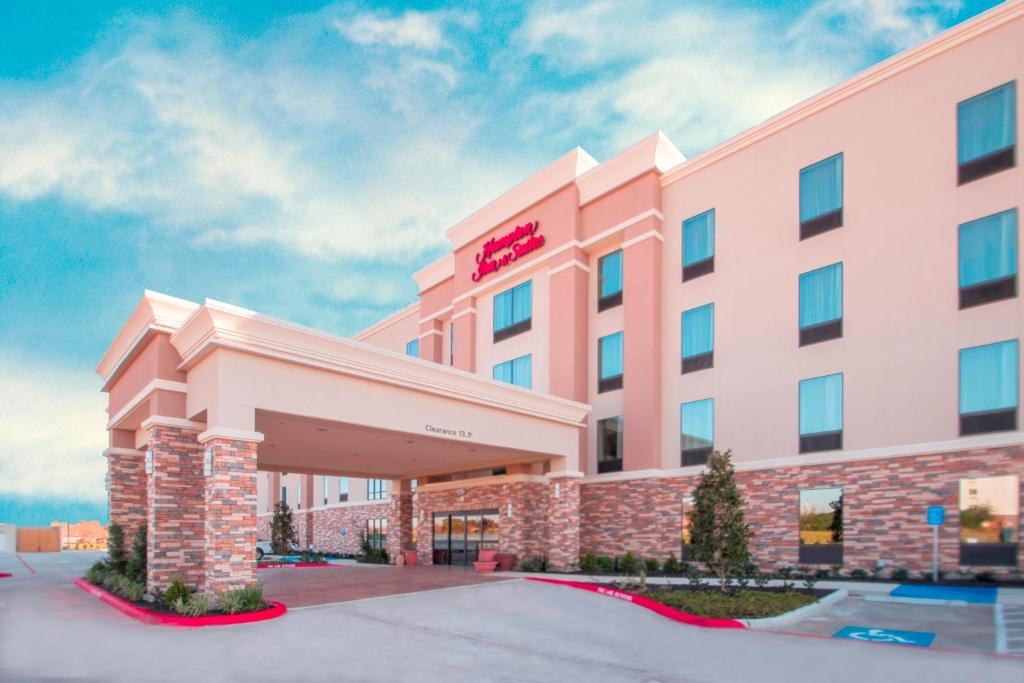 a rendering of a hotel at Hampton Inn & Suites La Porte, TX in La Porte