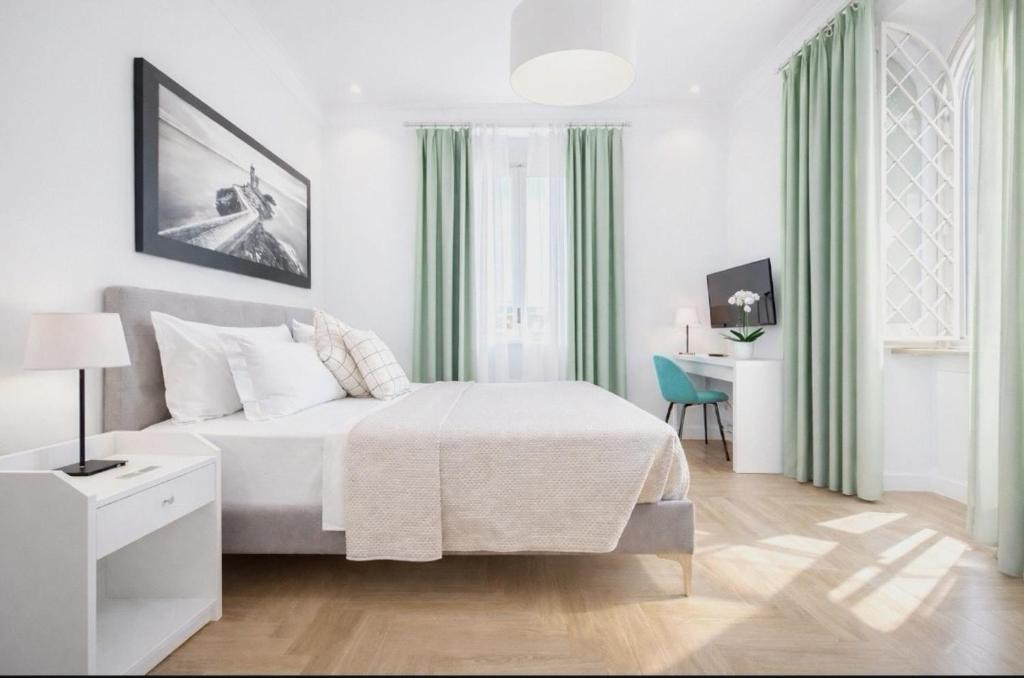 Luxury Apartment for 10 Central VATICANO S'Peter Basilica AirCond NETFLIX - SKY Wifi