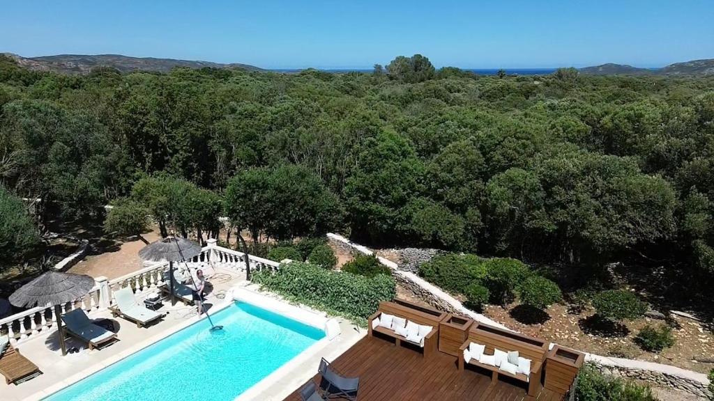 Villa 140 m2 avec piscine, parc privatif 5000m2 à Bonifacio-Porto Vecchio