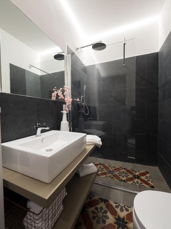 Ένα μπάνιο στο B&B Sciara Larmisi