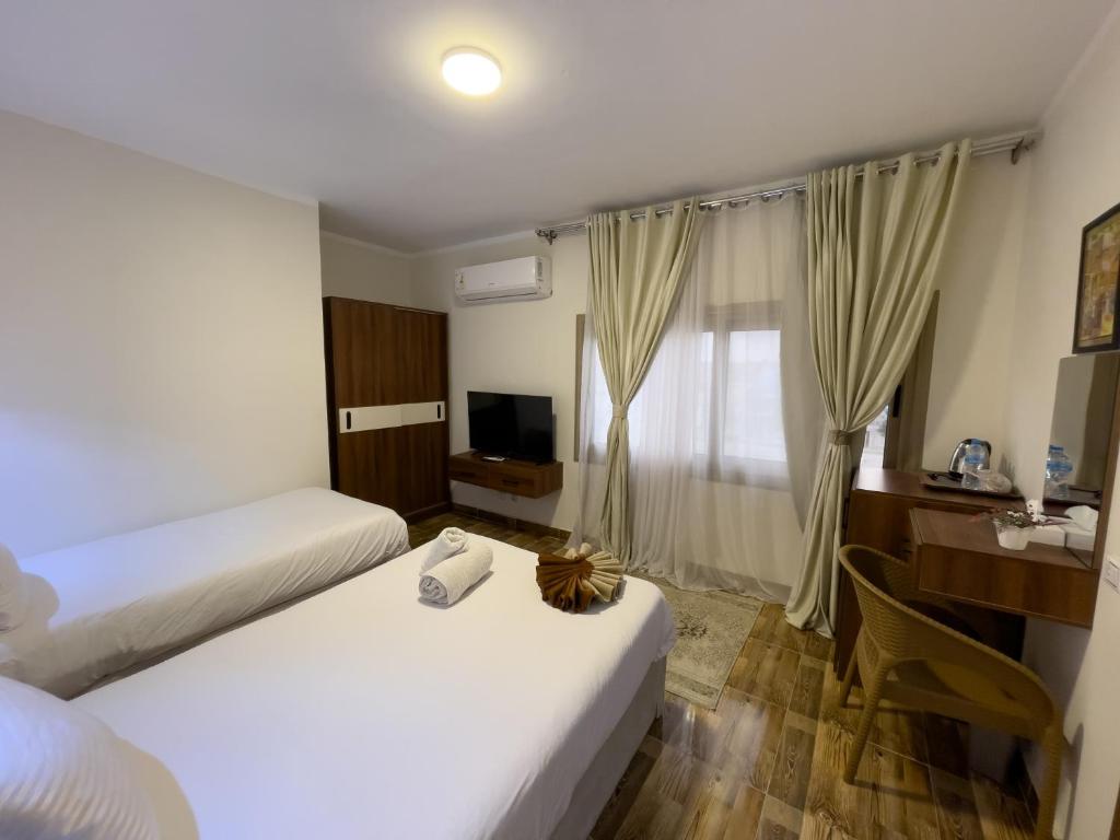 Pyramids Sunshine View - 15